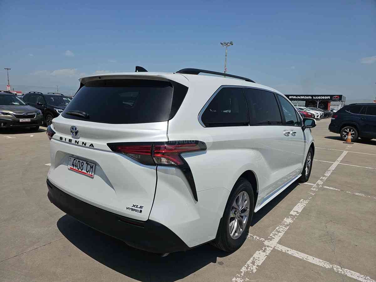 Toyota Toyota Sienna — миниатюра 4