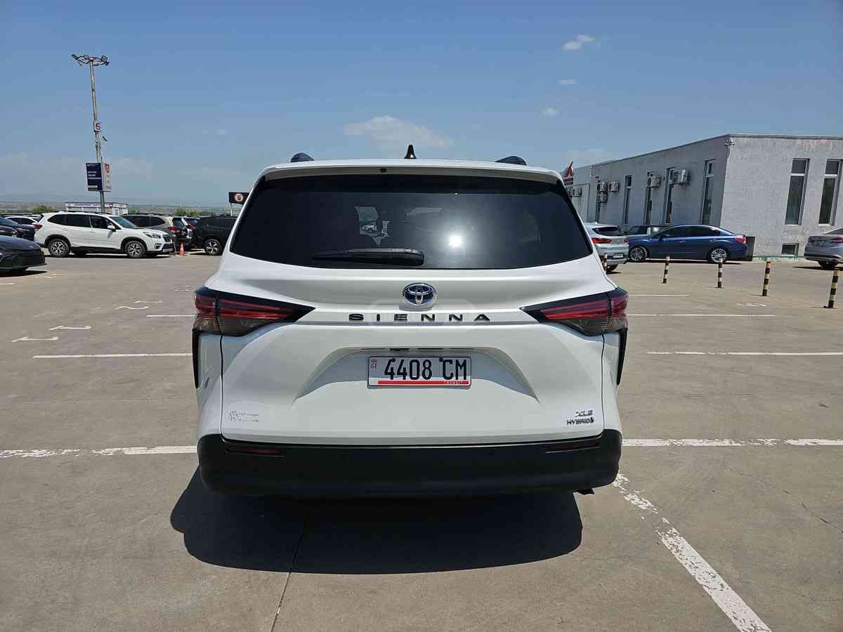 Toyota Toyota Sienna — миниатюра 5