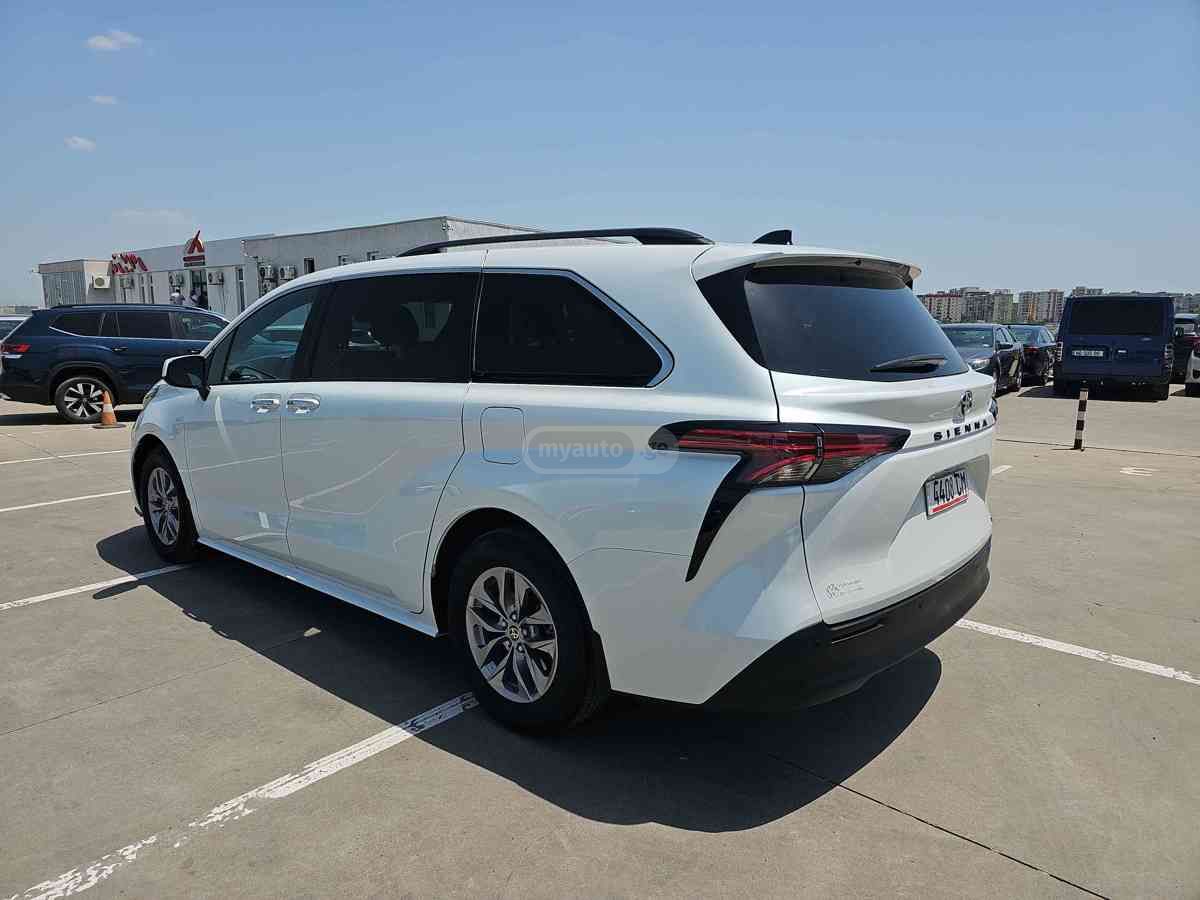 Toyota Toyota Sienna — миниатюра 6