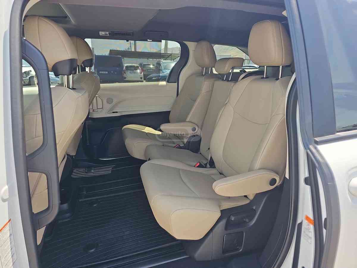 Toyota Toyota Sienna — миниатюра 7