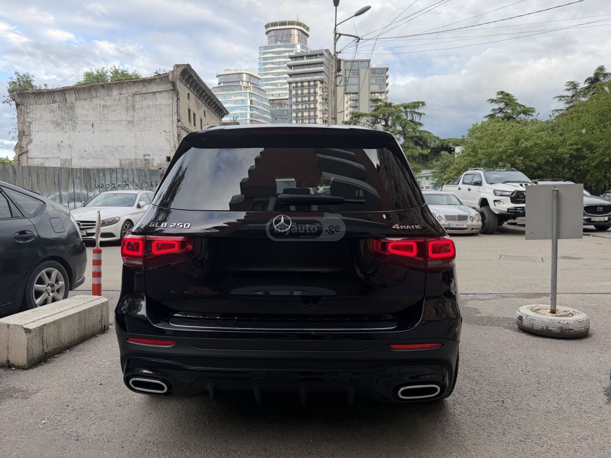 Mercedes-Benz GLB 250 - фото 4