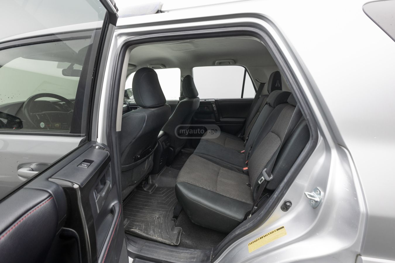 Toyota 4 Runner - фото 8