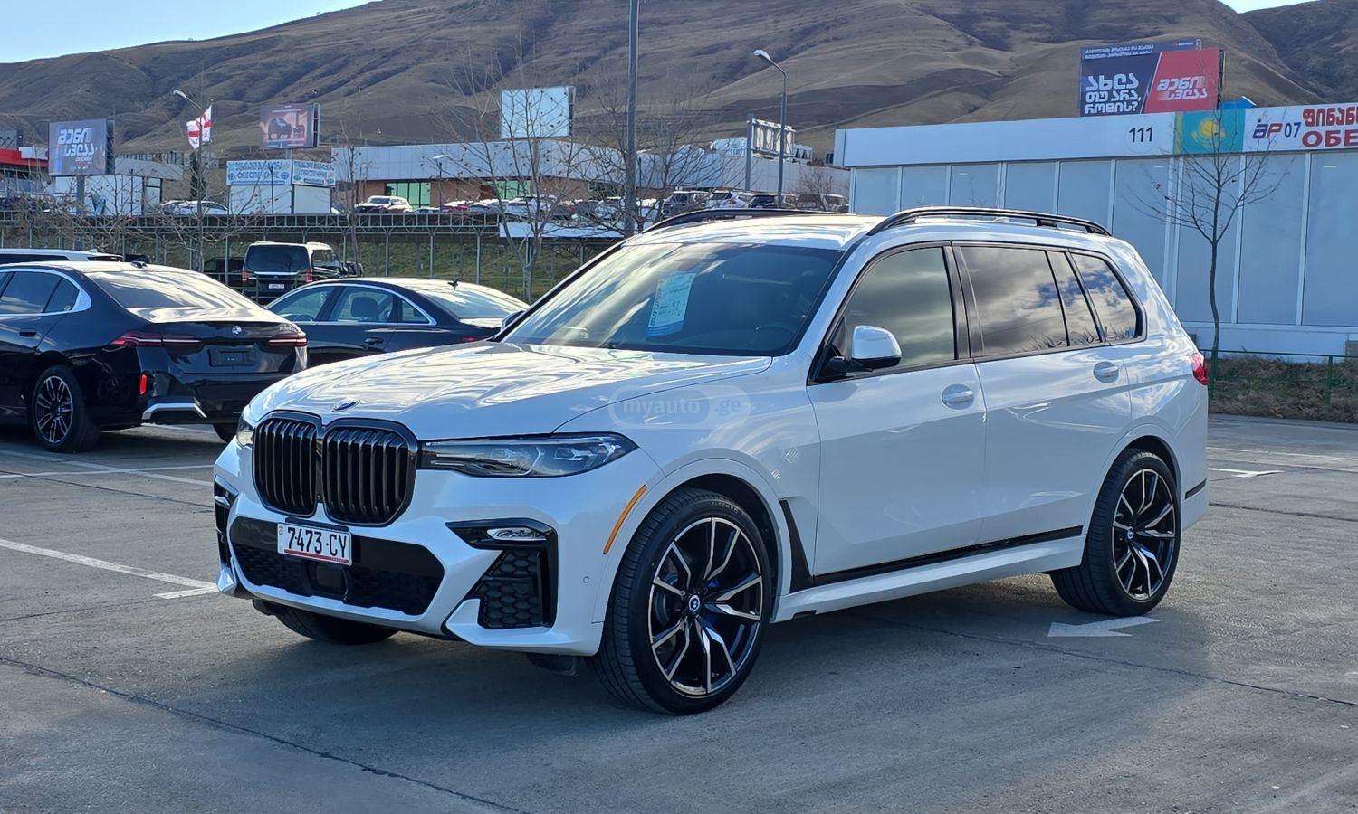 BMW X7 - фото 1