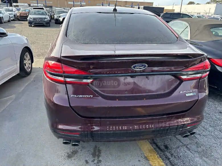 Ford Fusion - фото 1