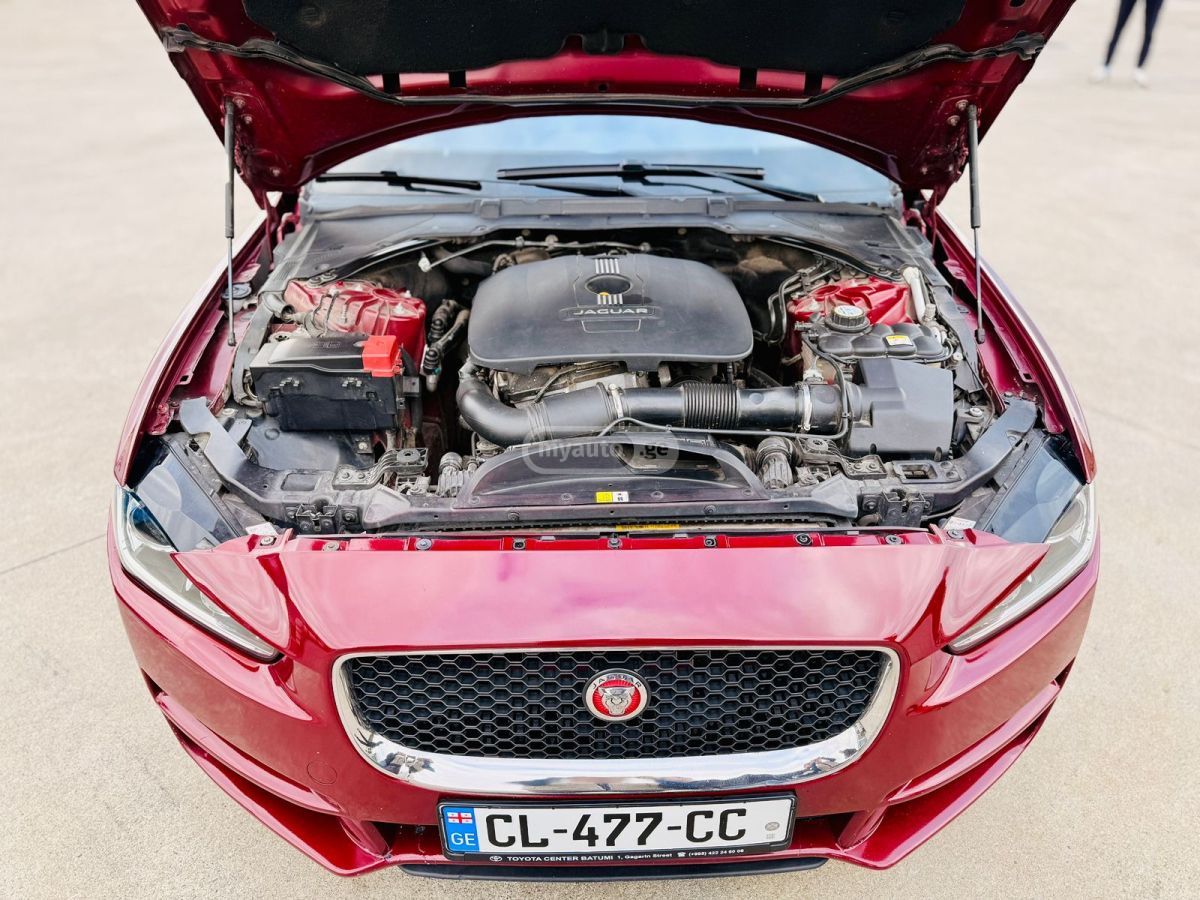Jaguar XE - фото 6