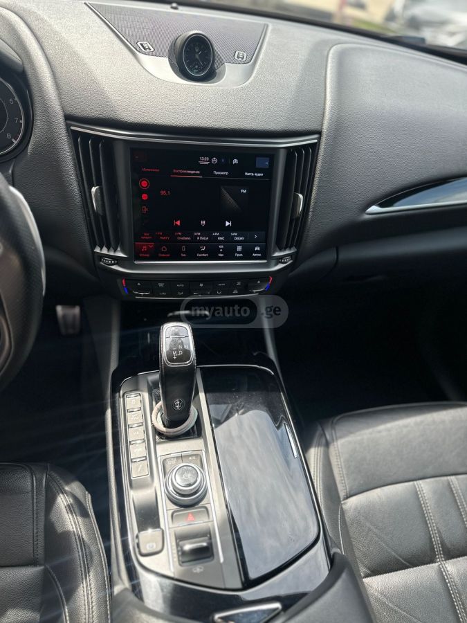 Maserati Levante - фото 11