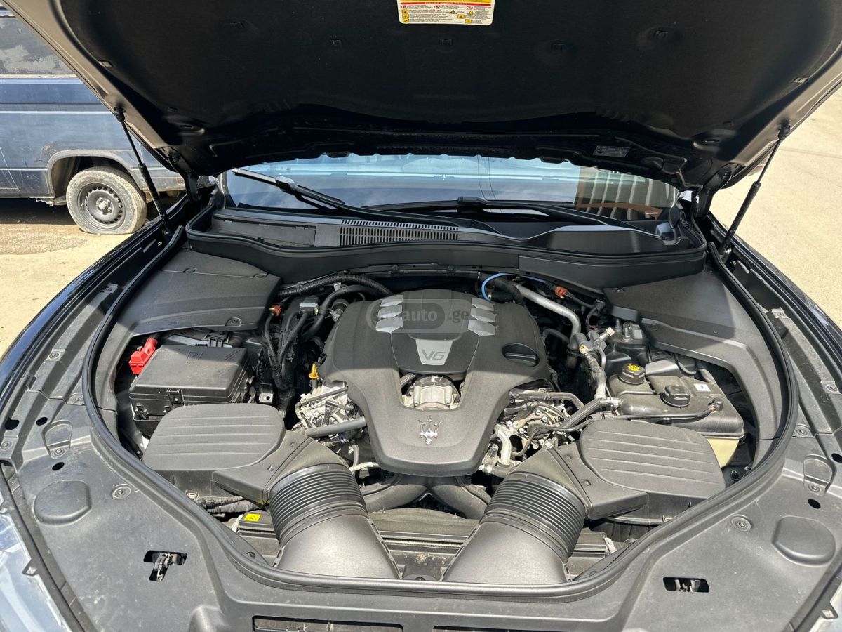 Maserati Levante - фото 12