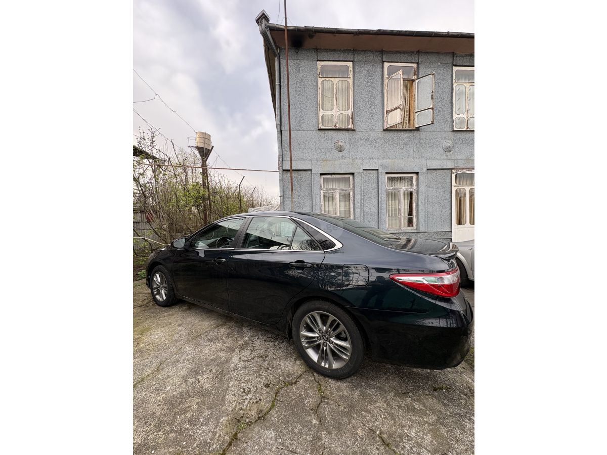 Toyota Camry - фото 3