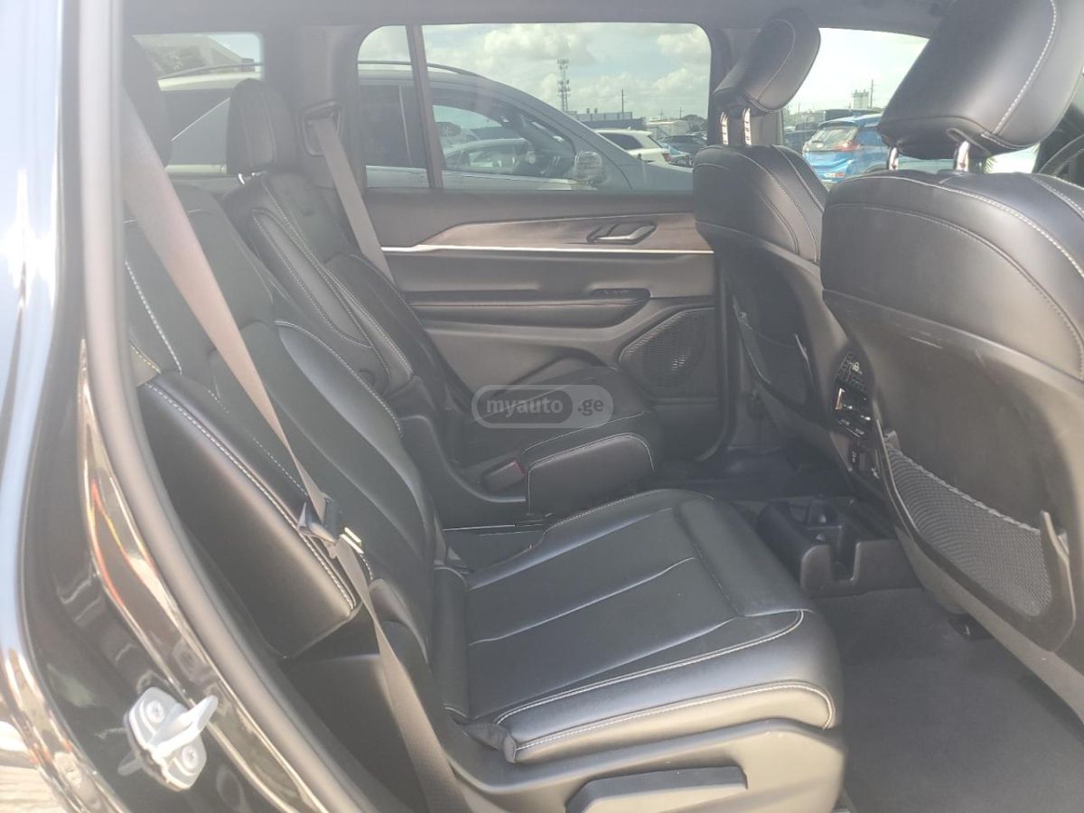 Jeep Grand Cherokee - фото 11