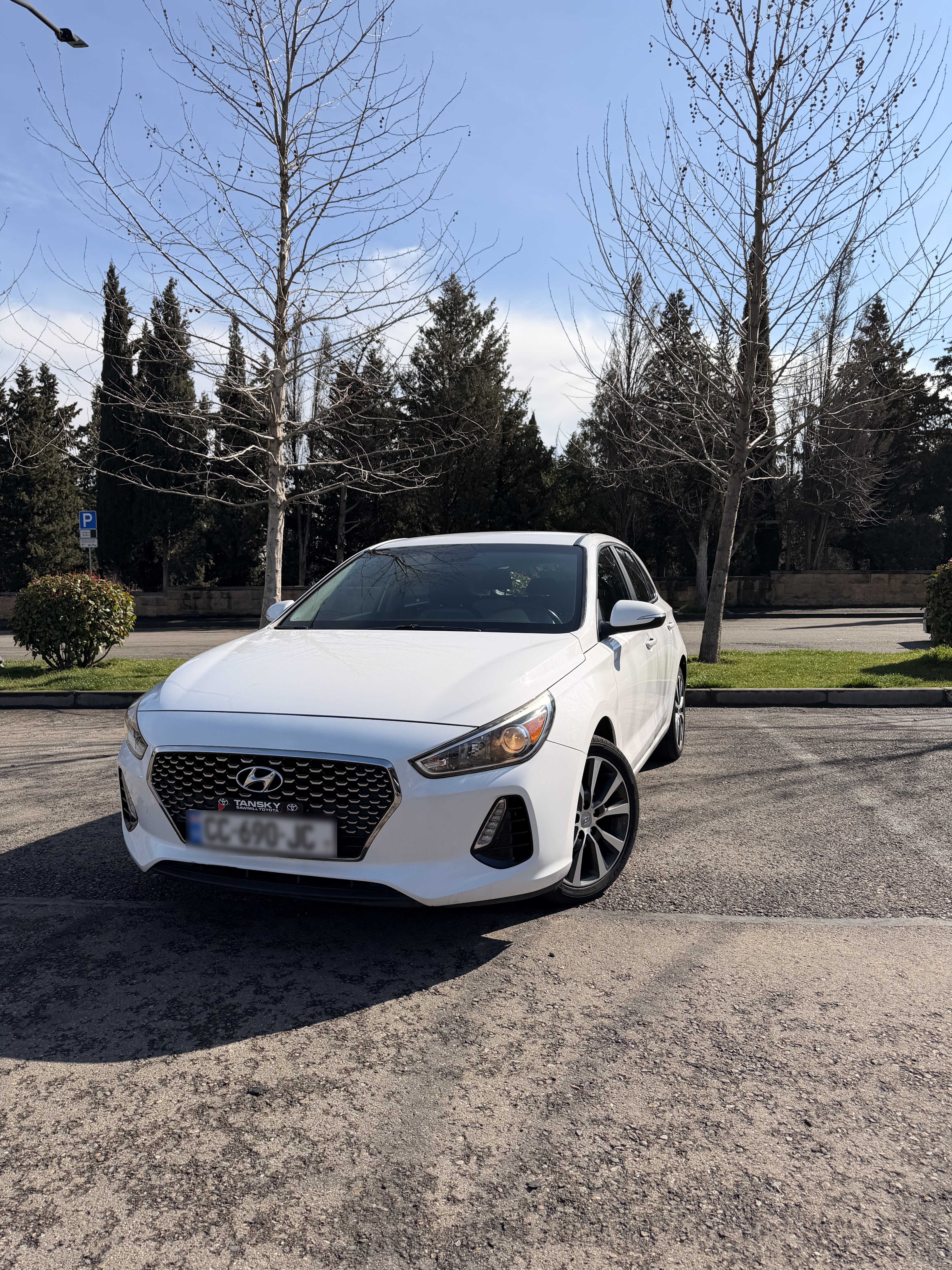 Hyundai Elantra GT - фото 1