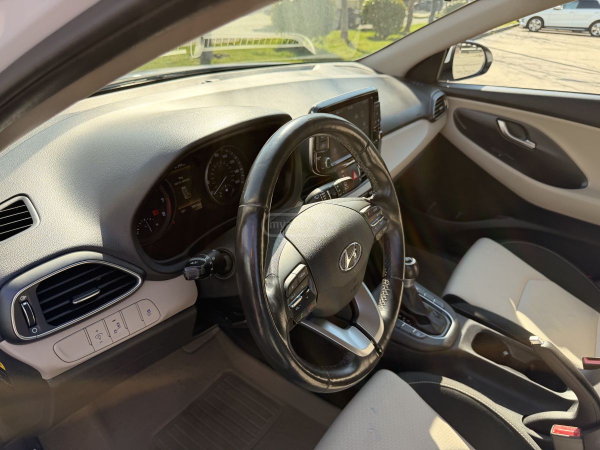 Hyundai Elantra GT - фото 7