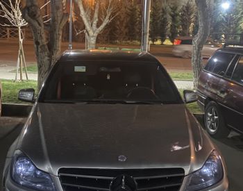 Mercedes-BenzC 250