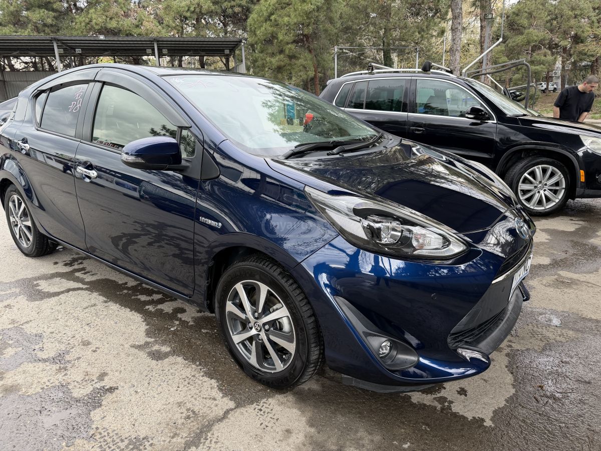 Toyota Aqua - фото 1