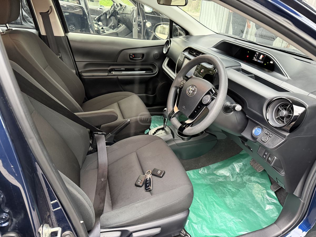 Toyota Aqua - фото 10