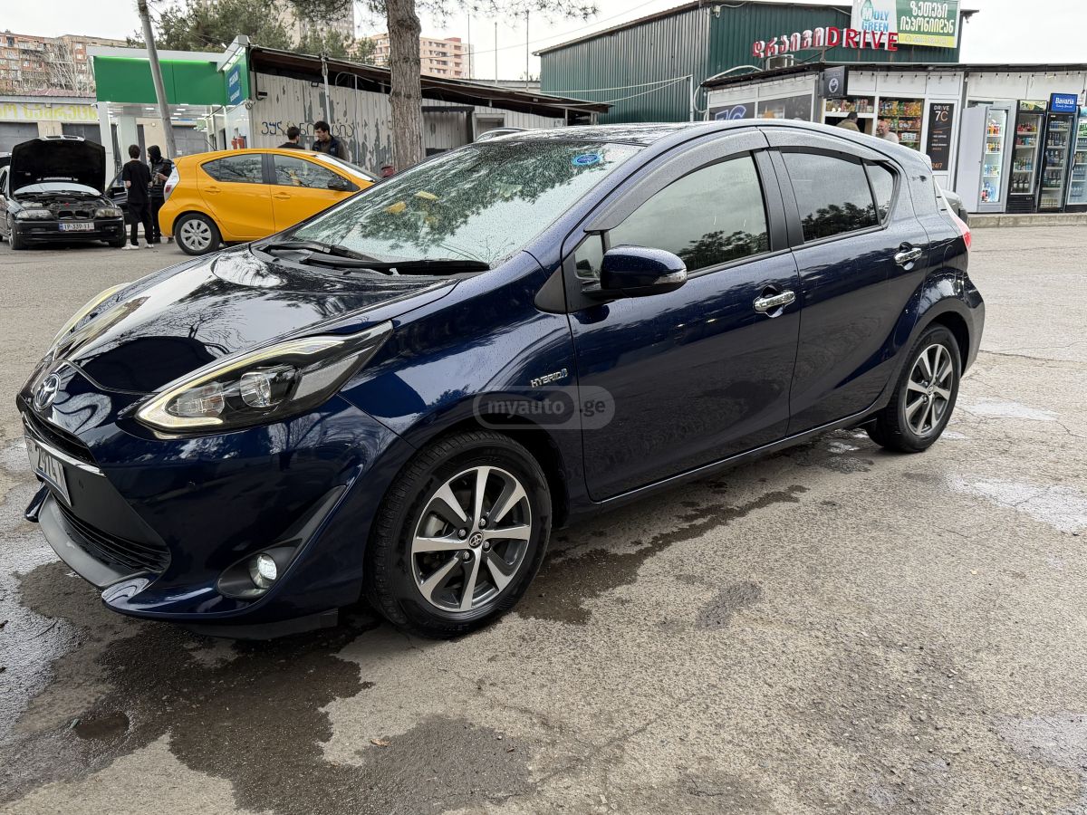 Toyota Aqua - фото 14