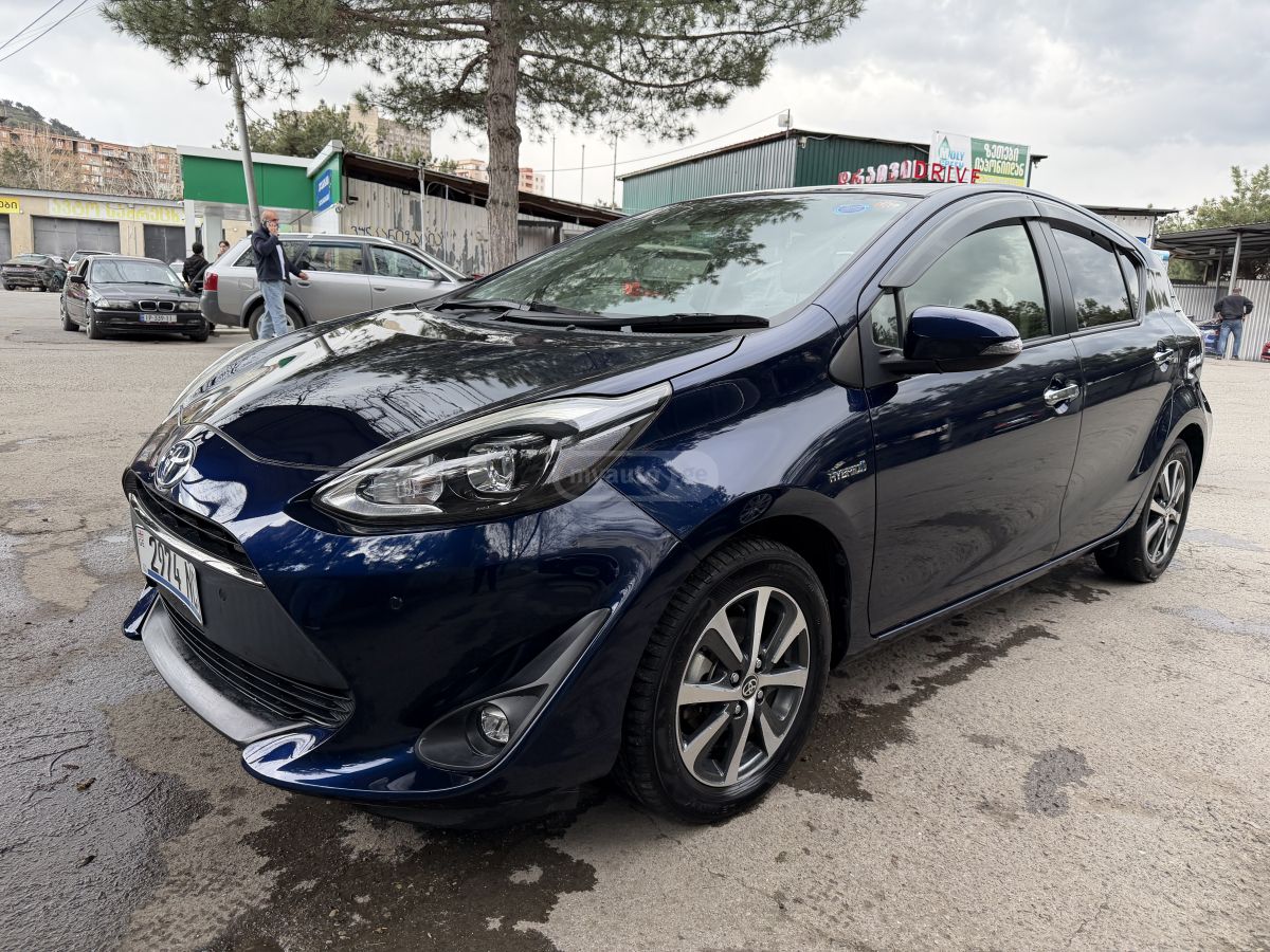 Toyota Aqua - фото 2