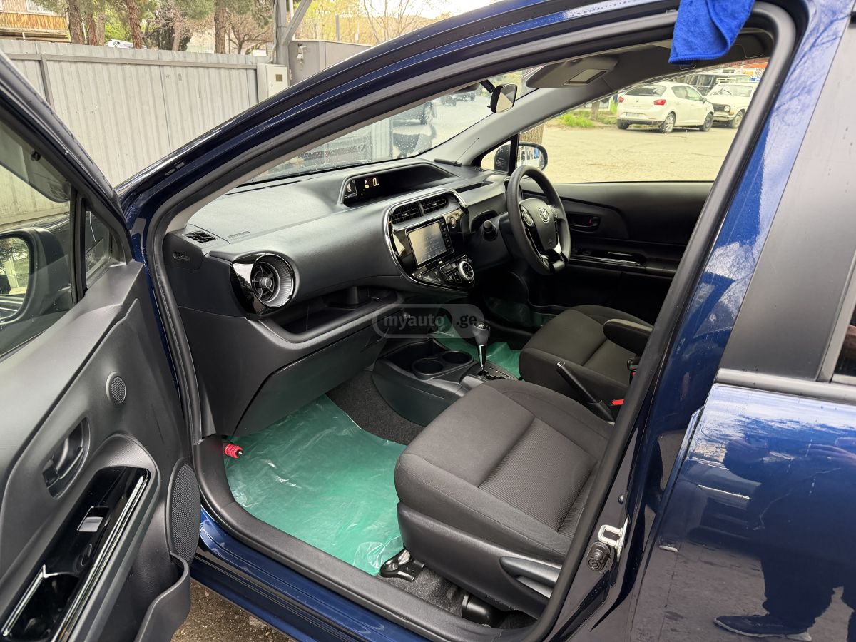 Toyota Aqua - фото 9