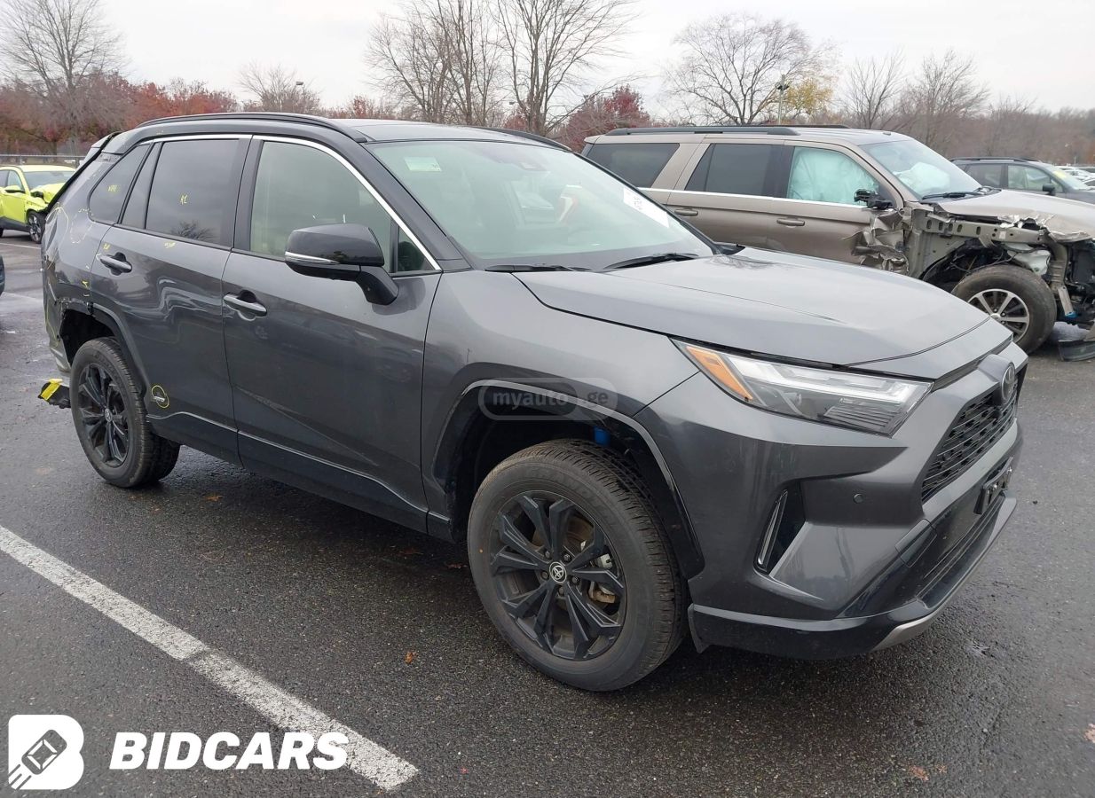Toyota Rav 4 - фото 1