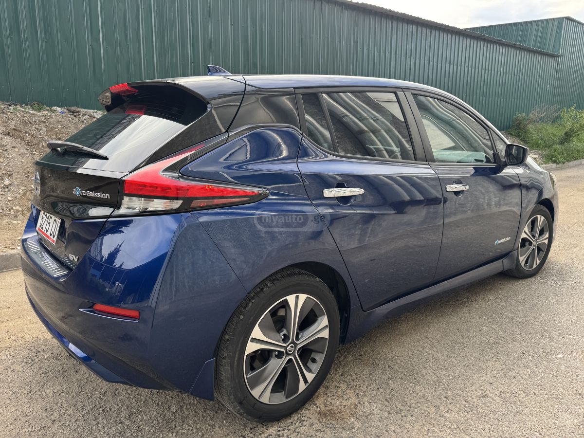 Nissan Leaf - фото 10