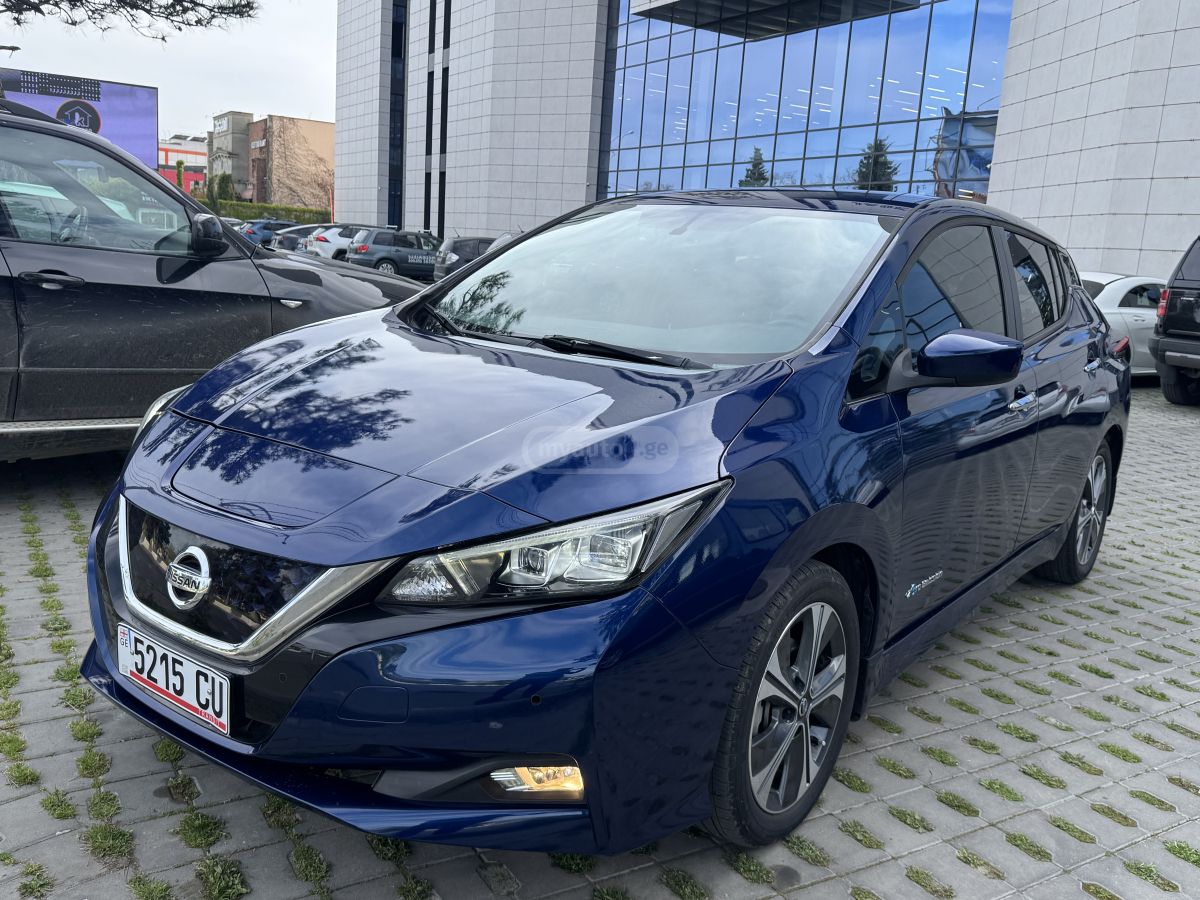 Nissan Leaf - фото 2