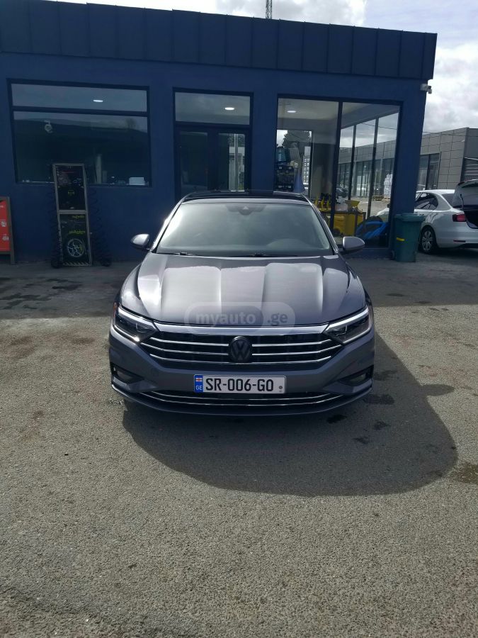 Volkswagen Jetta - фото 1