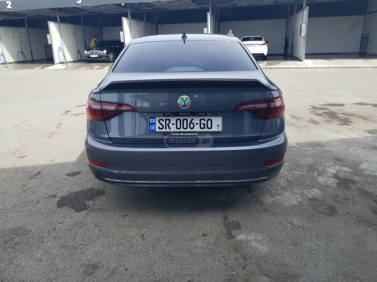 Volkswagen Jetta - фото 4