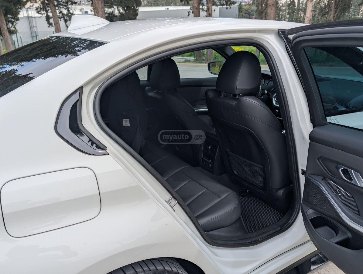 BMW 330 - фото 8