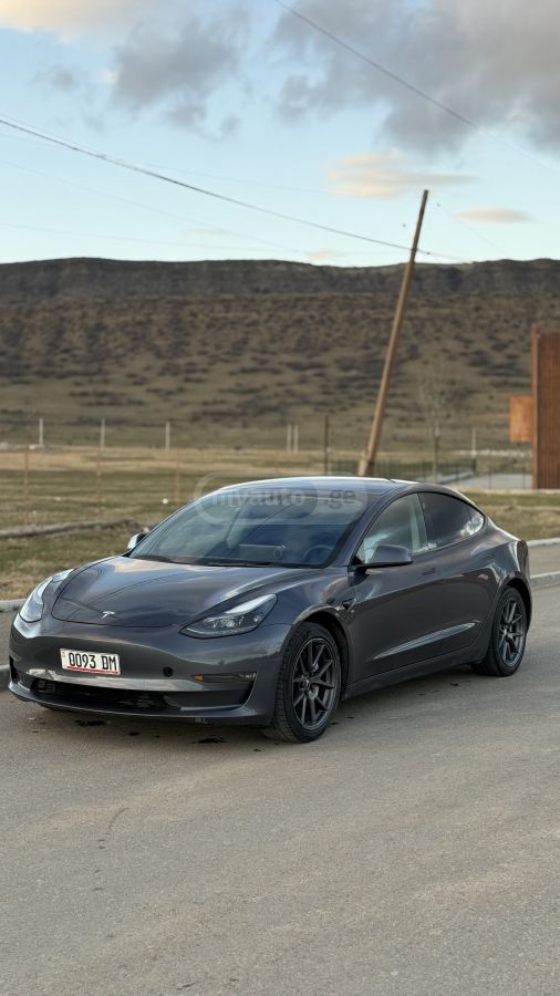 Tesla Model 3 - фото 2