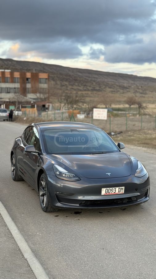 Tesla Model 3 - фото 4