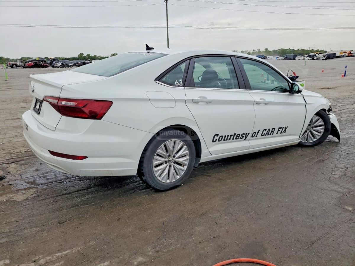 Volkswagen Jetta - фото 3