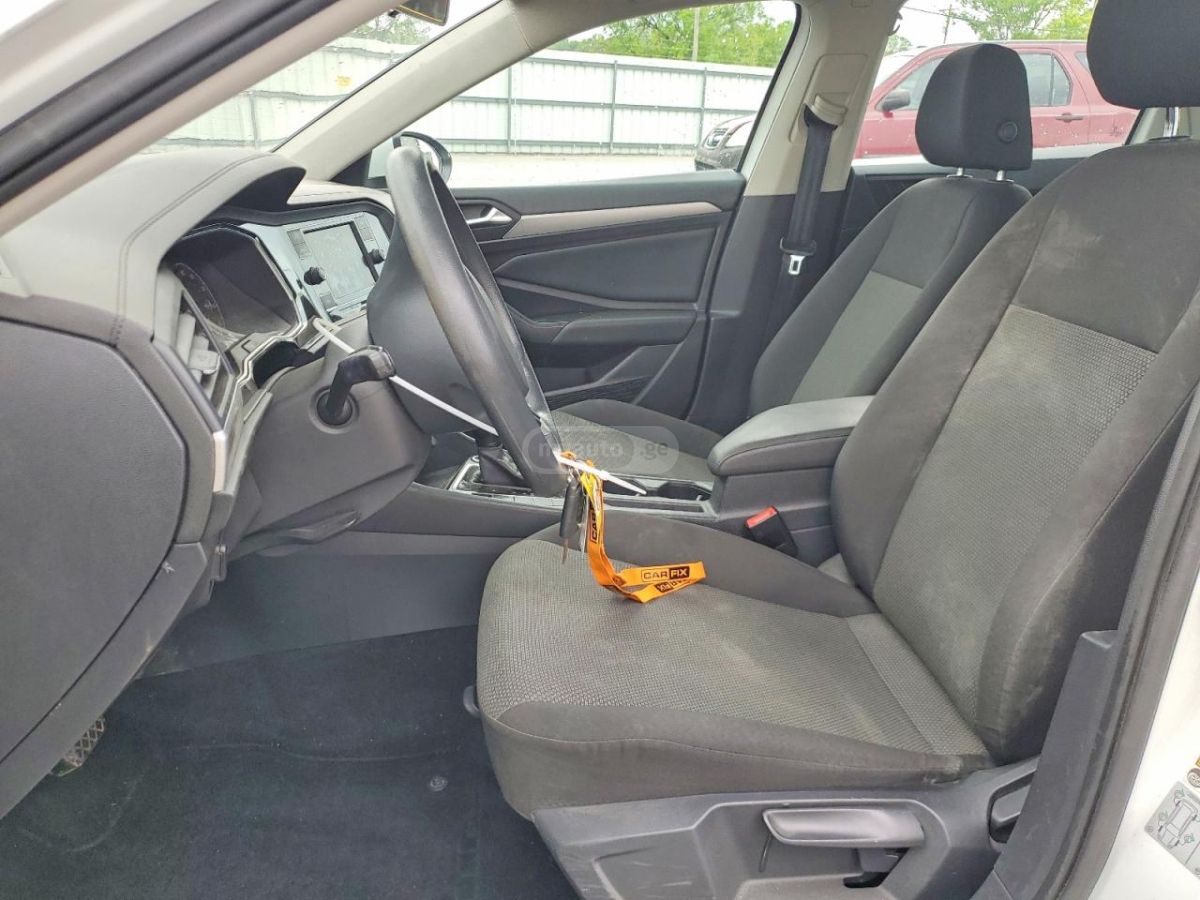 Volkswagen Jetta - фото 7