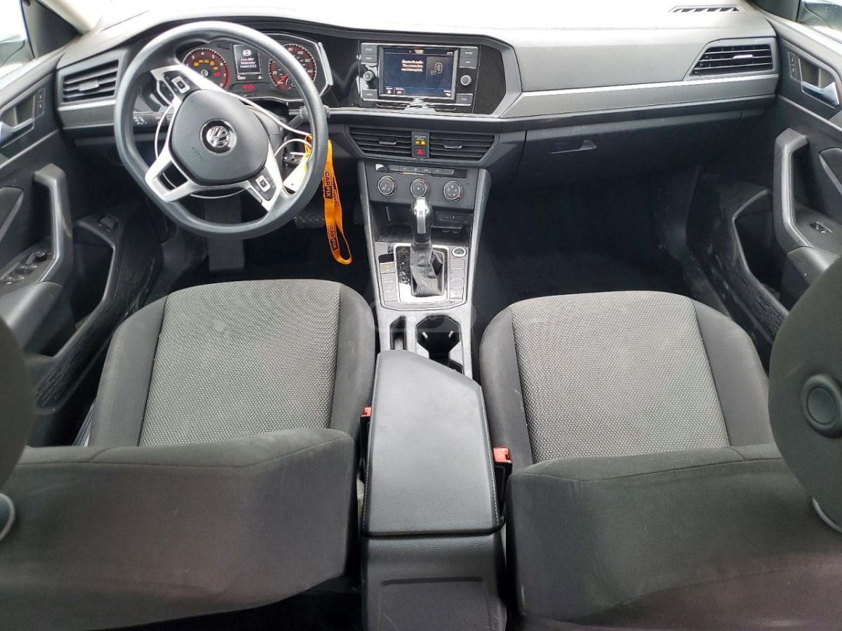 Volkswagen Jetta - фото 8