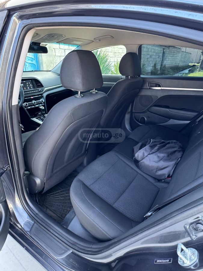 Hyundai Elantra - фото 7