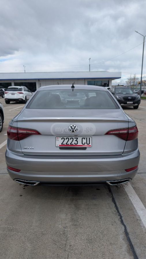 Volkswagen Jetta - фото 2