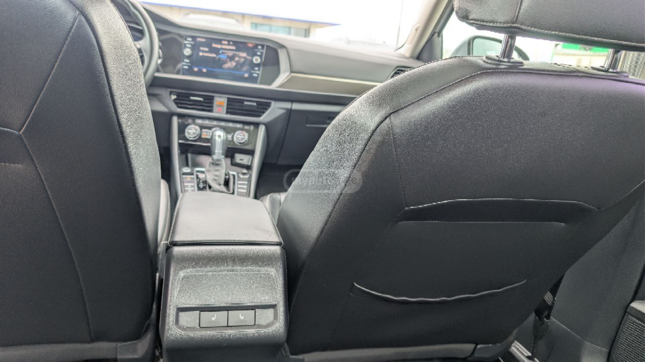 Volkswagen Jetta - фото 6