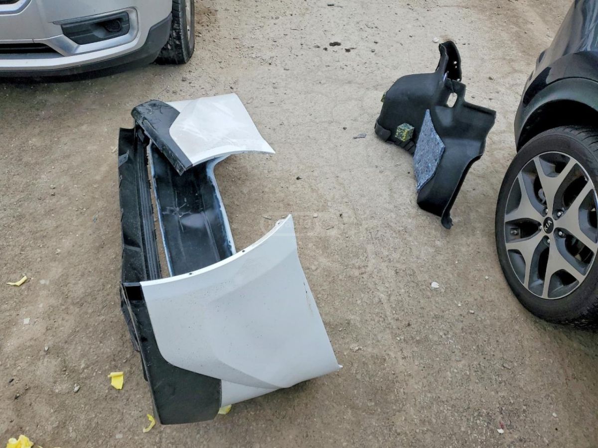 Toyota Camry - фото 3