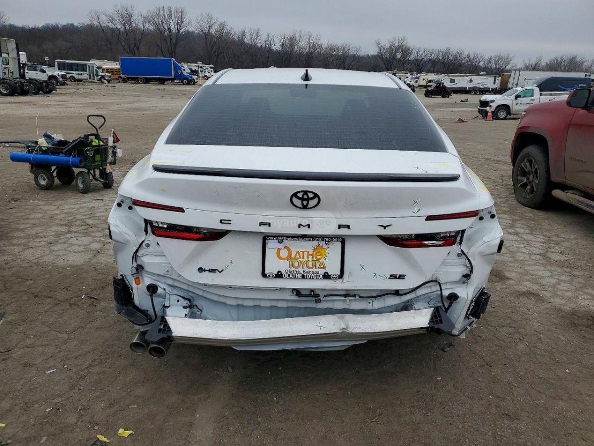 Toyota Camry - фото 5
