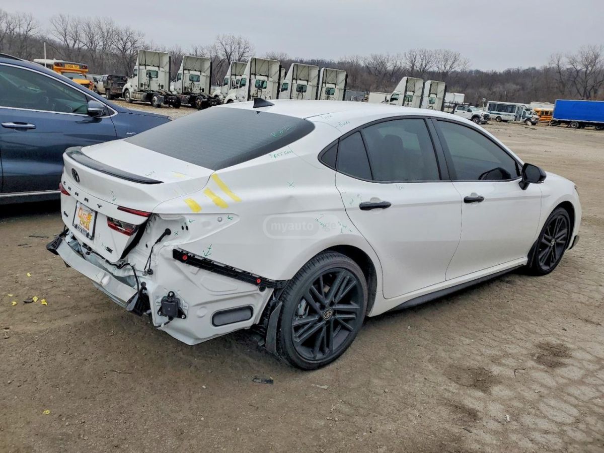 Toyota Camry - фото 9