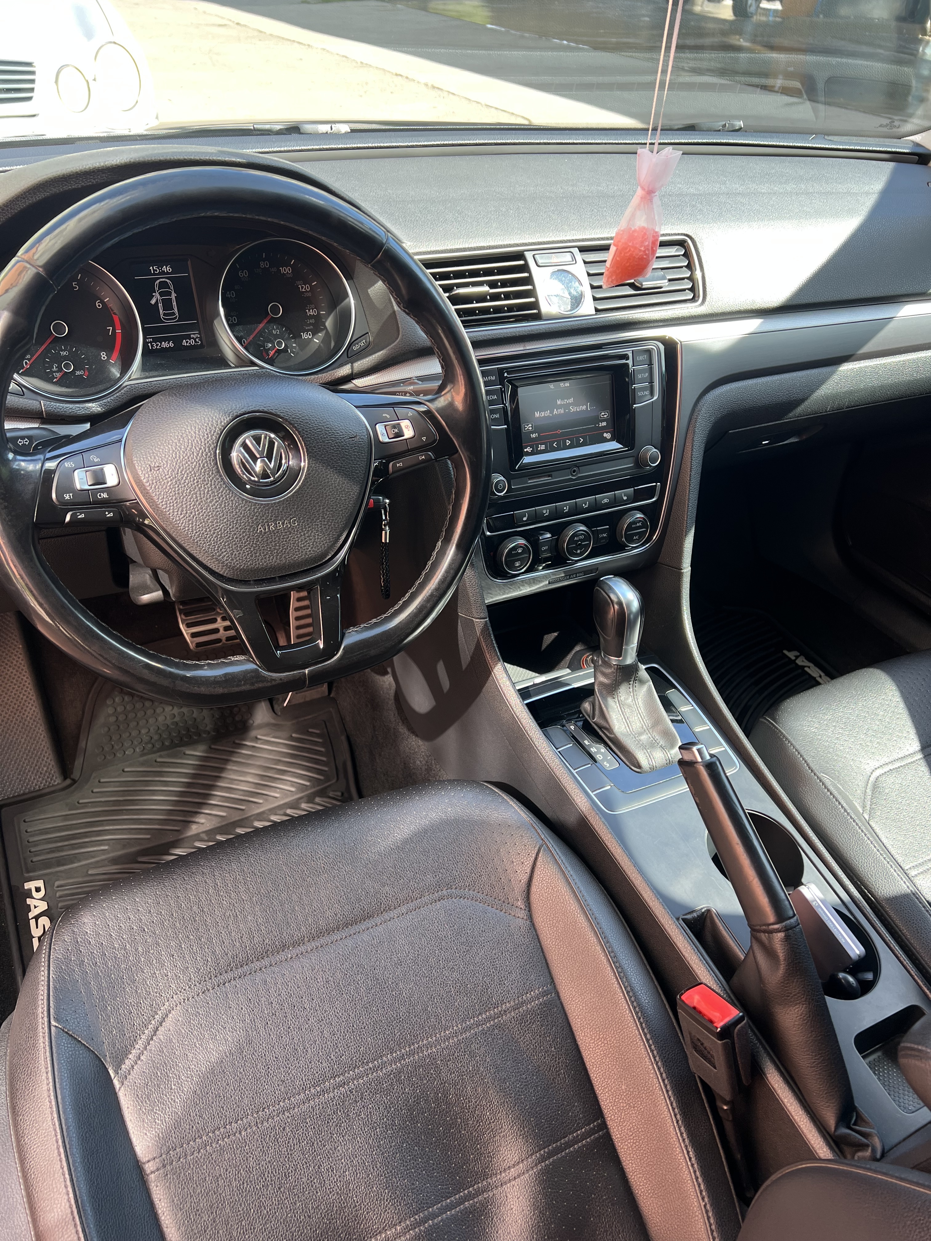 Volkswagen Passat - фото 4