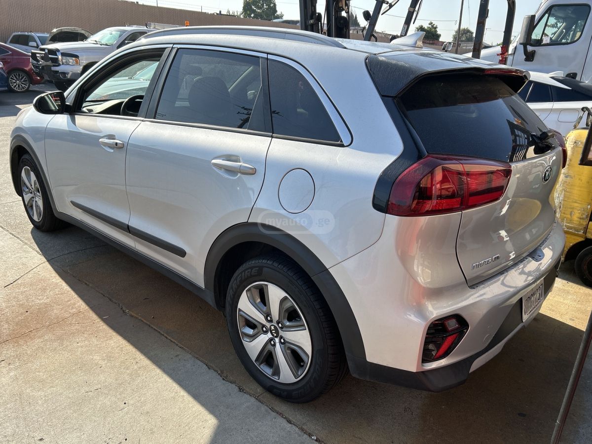 Kia Niro - фото 2