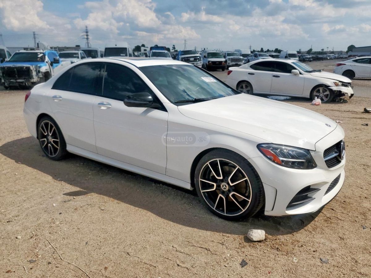 Mercedes-Benz C 300 - фото 4