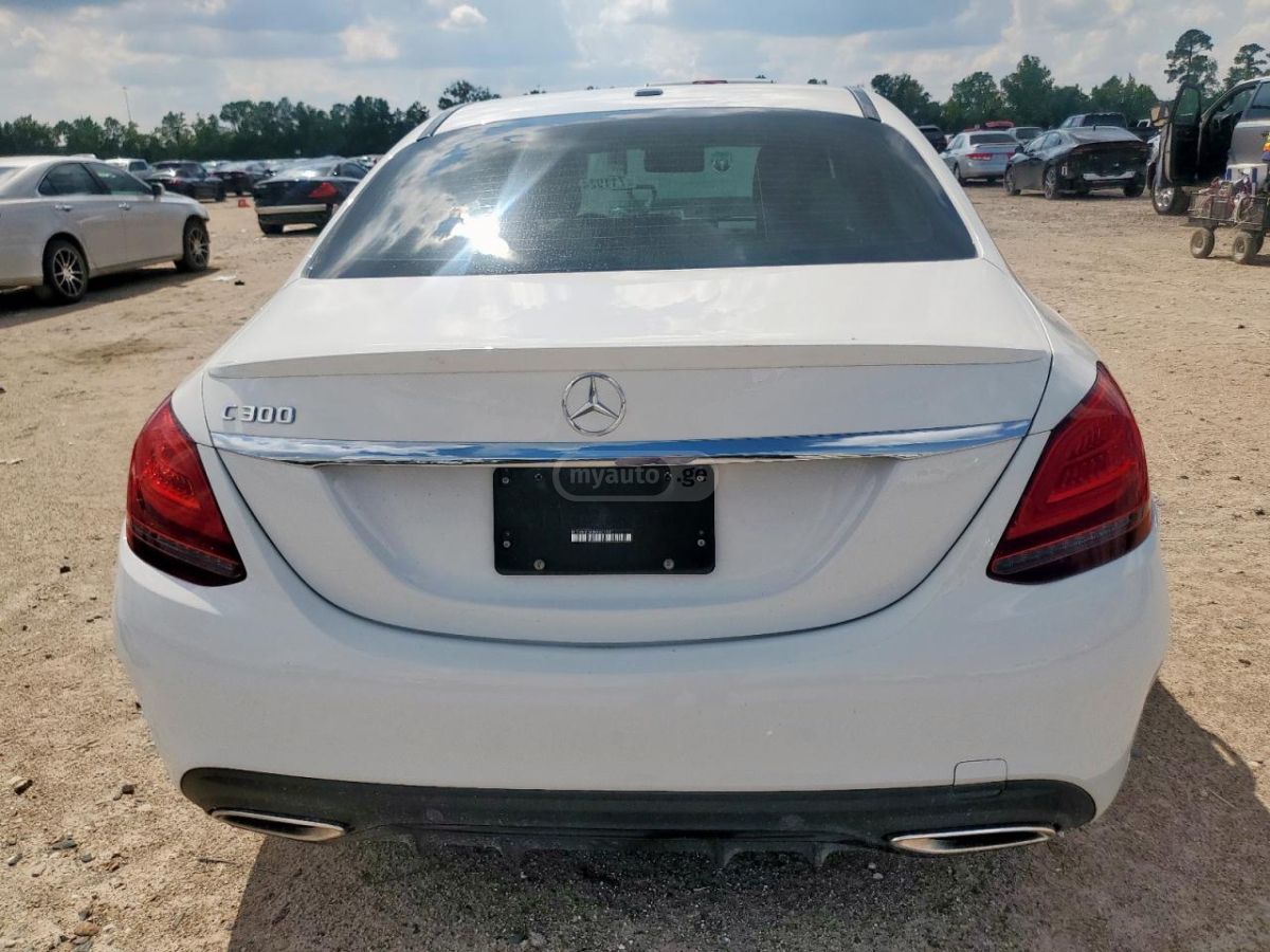 Mercedes-Benz C 300 - фото 6