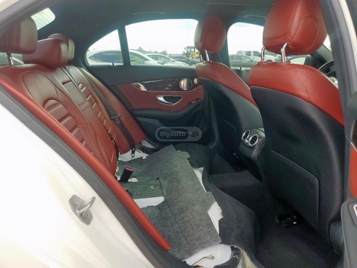 Mercedes-Benz C 300 - фото 9