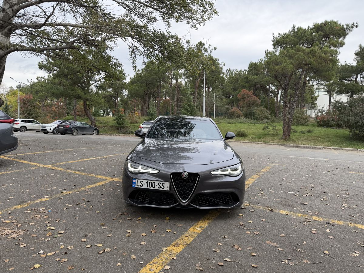 Alfa Romeo Giulia - фото 1