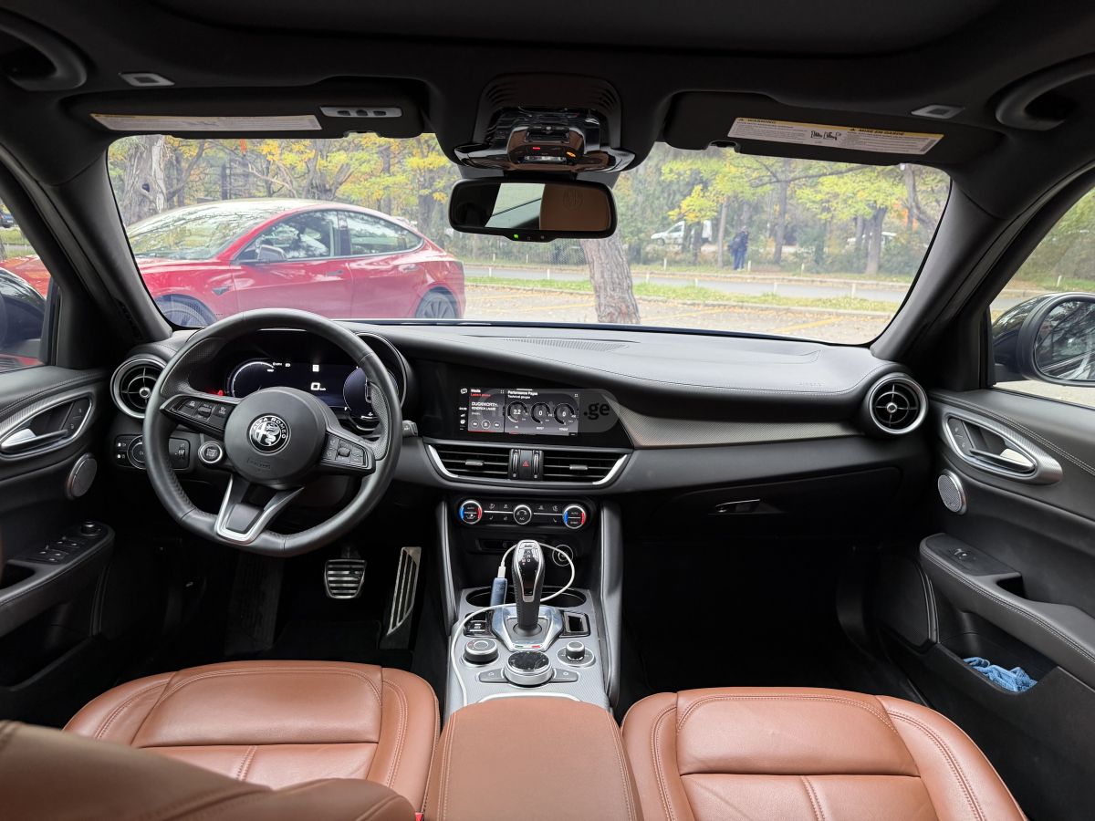 Alfa Romeo Giulia - фото 12