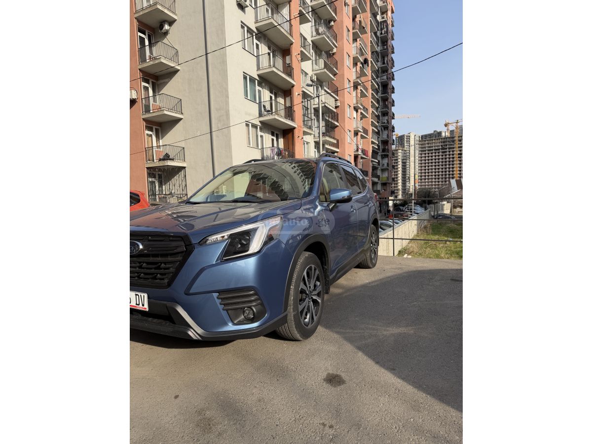 Subaru Limited 4dr All-Wheel Drive CV — миниатюра 3