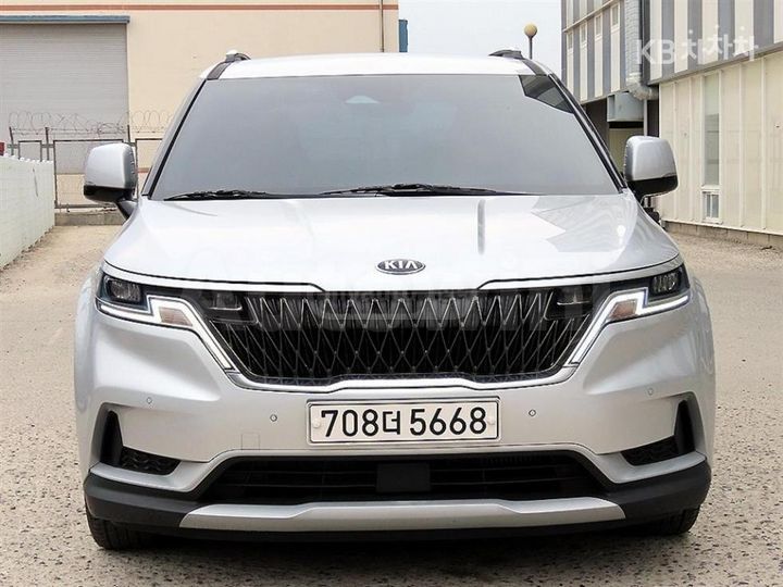 Kia Sedona - фото 1