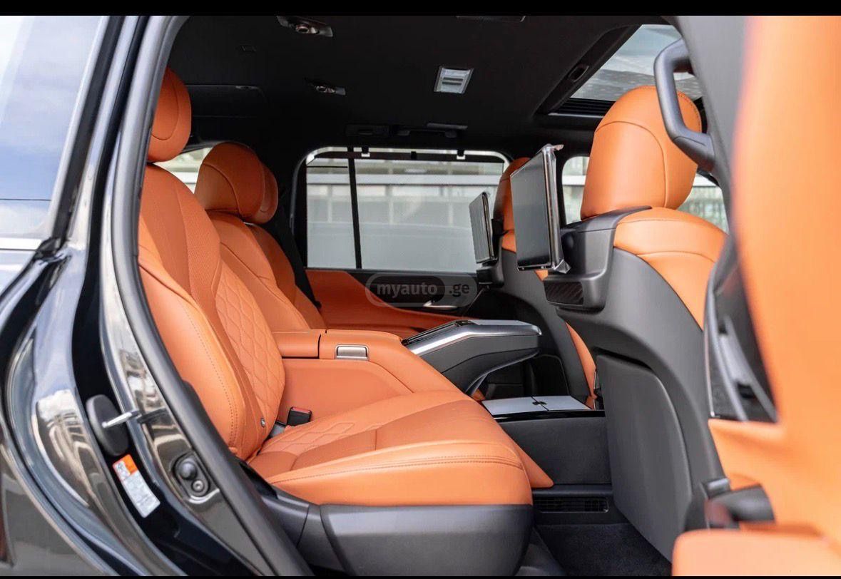 Lexus LX 500 - фото 8