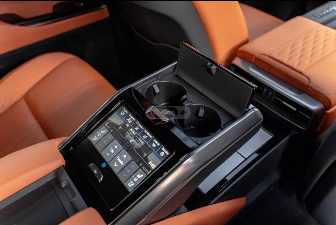 Lexus LX 500 - фото 9