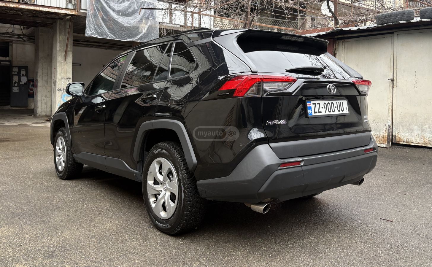 Toyota RAV 4 - фото 2